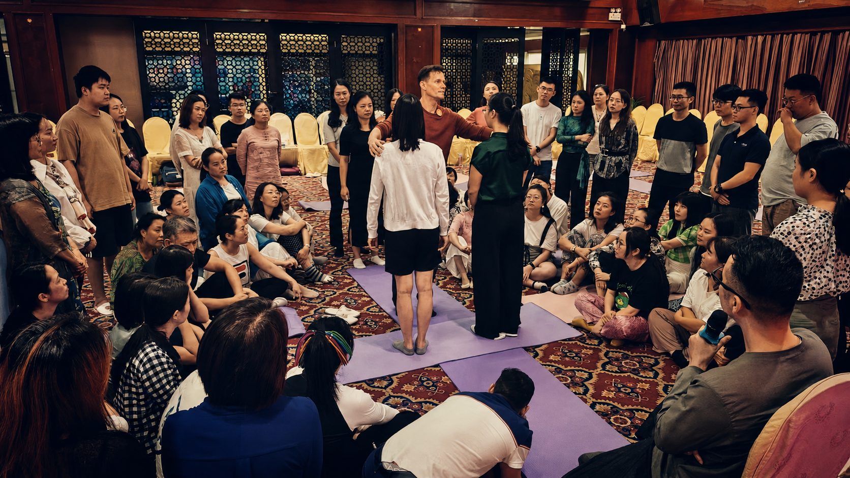 Kevin Polak leading a workshop in China
